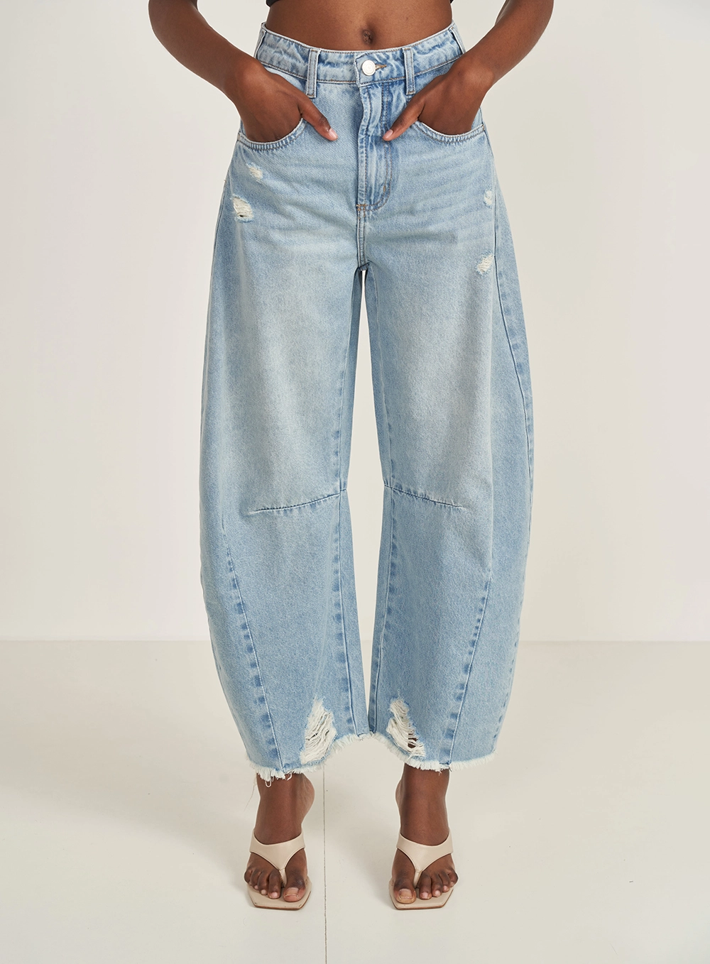 Calça Jeans Barril Com Detalhe Puído Índigo