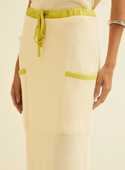 Saia Longa Reta Em Malha Tricot Com Detalhes