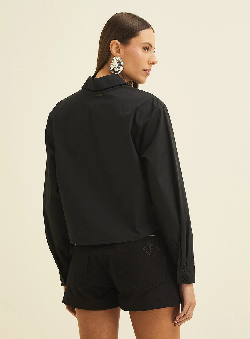 Camisa Encurtada Manga Longa Preto