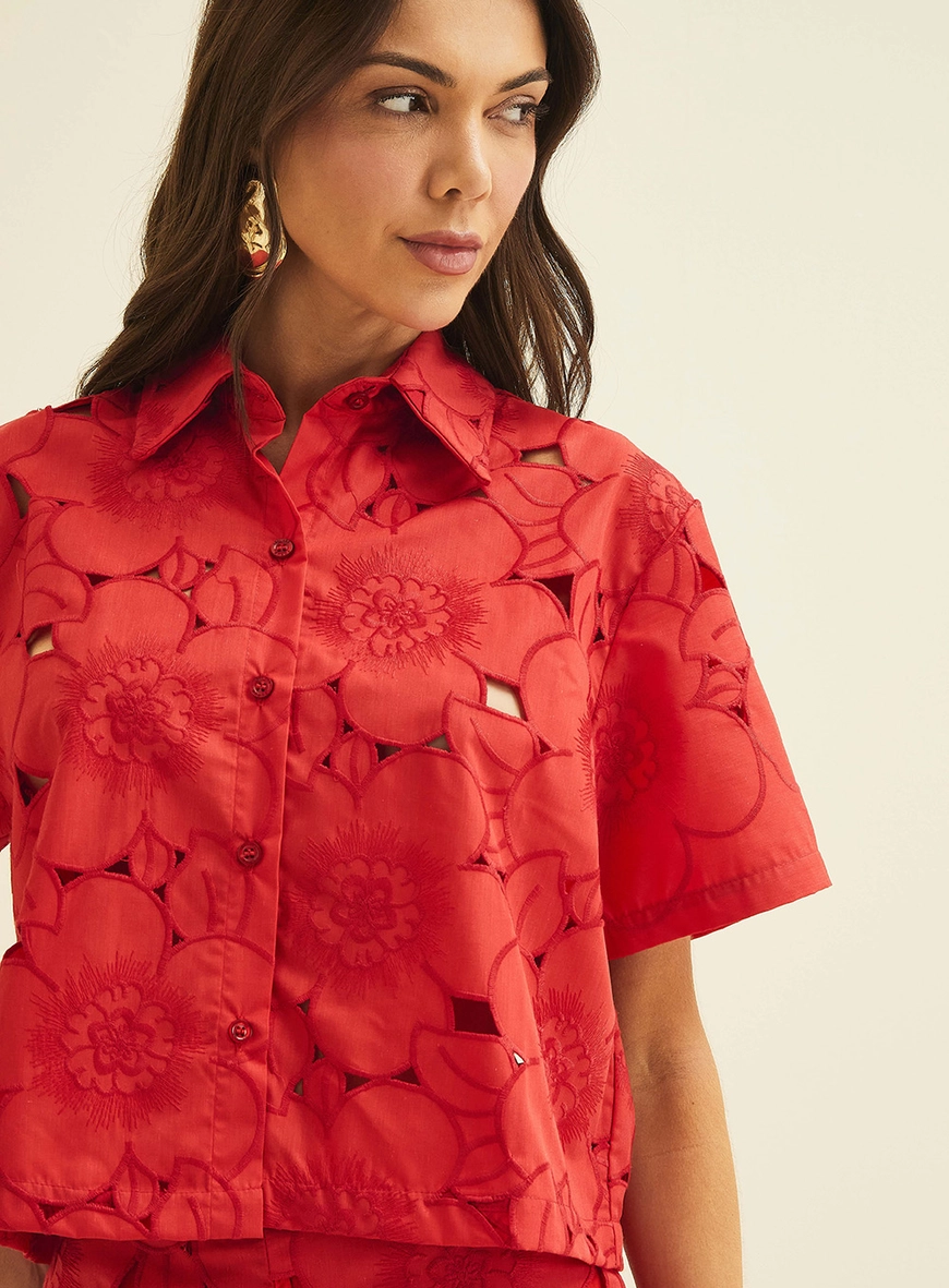 Camisa Reta Com Bordado Vermelho