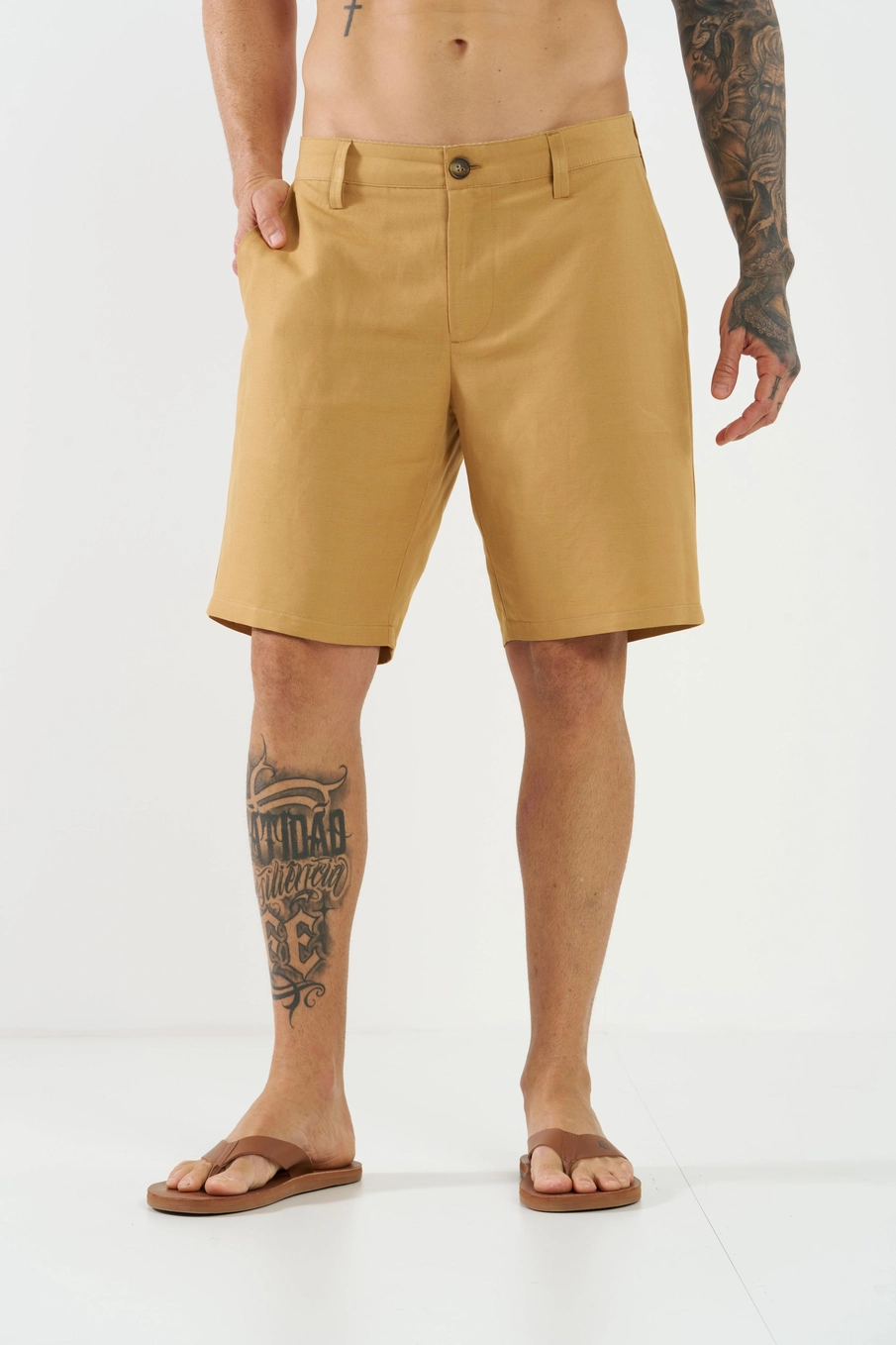 Bermuda Masculina Alfaiataria Com Bolsos Marrom