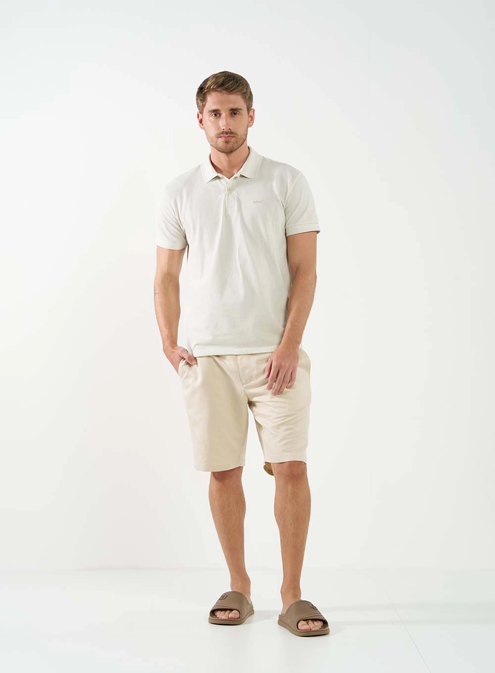 Bermuda Masculina Com Linho Bege