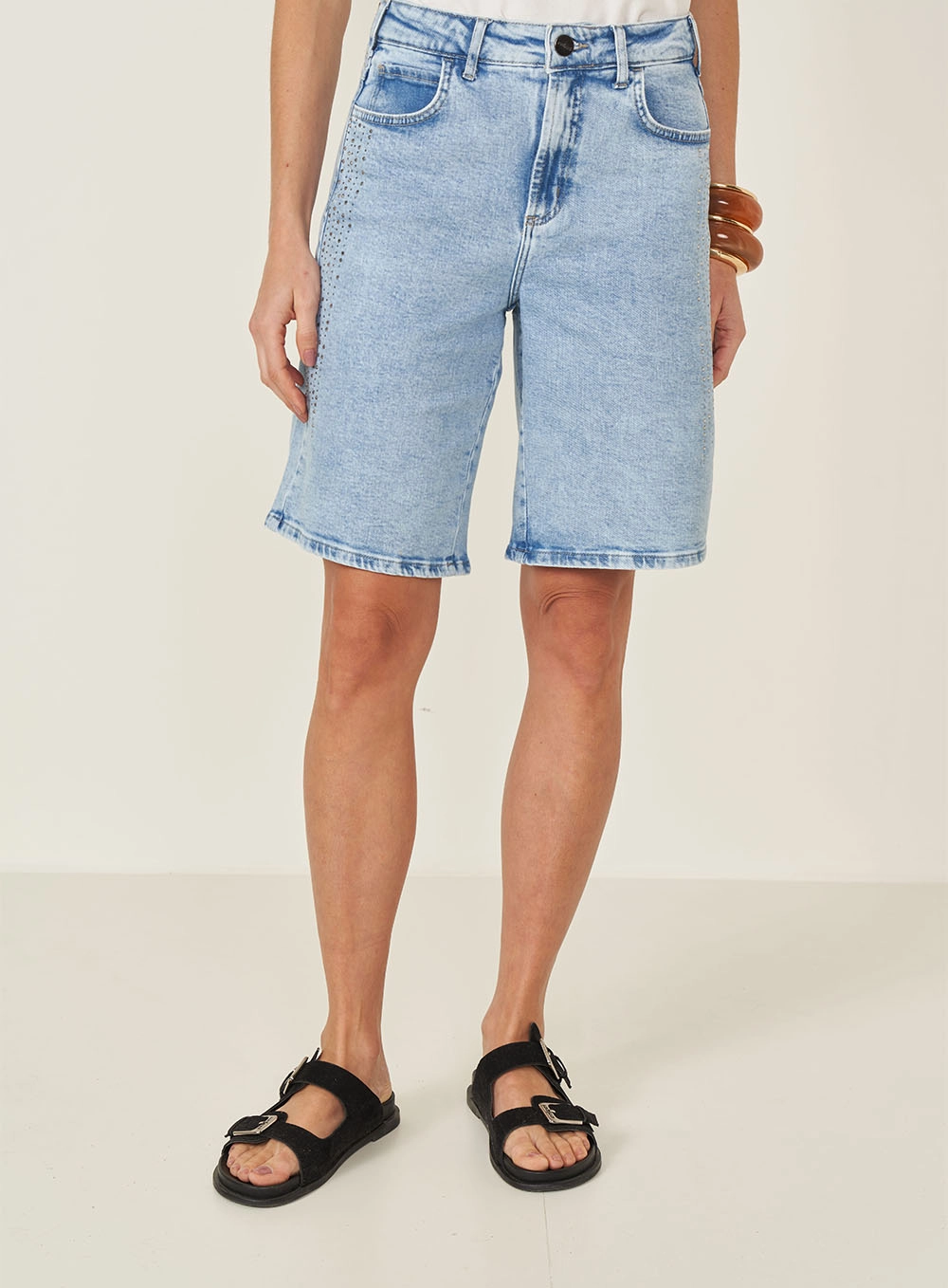 Bermuda Jeans Jade Com Aplicação Índigo