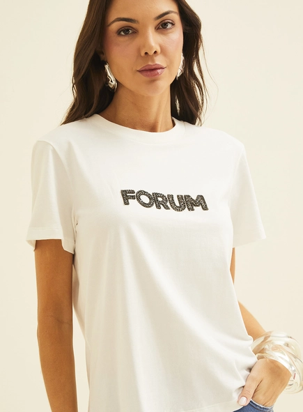 Camiseta Feminina Boy Com Aplicação