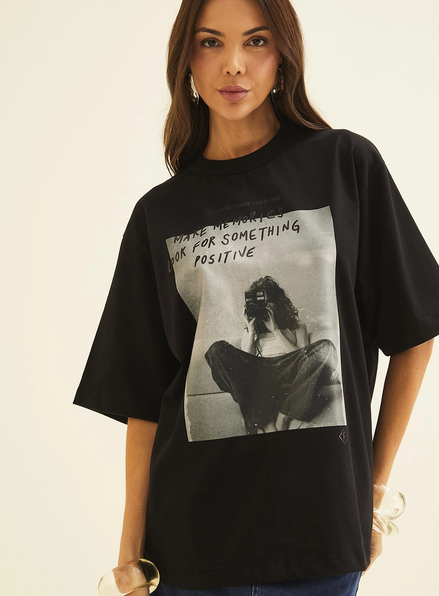 Camiseta Loose Estampada Preto