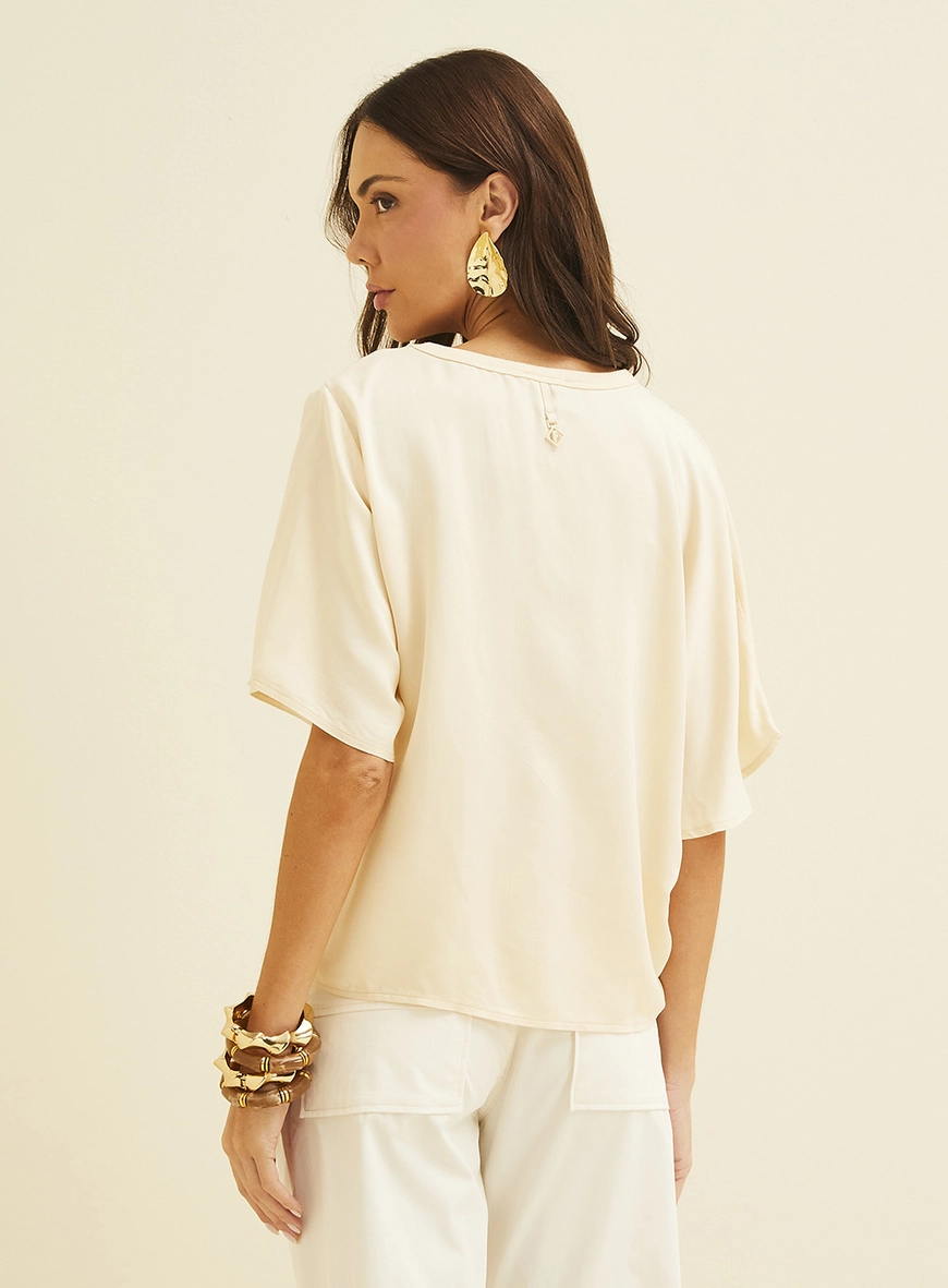 Camiseta Feminina Assimétrica Bege