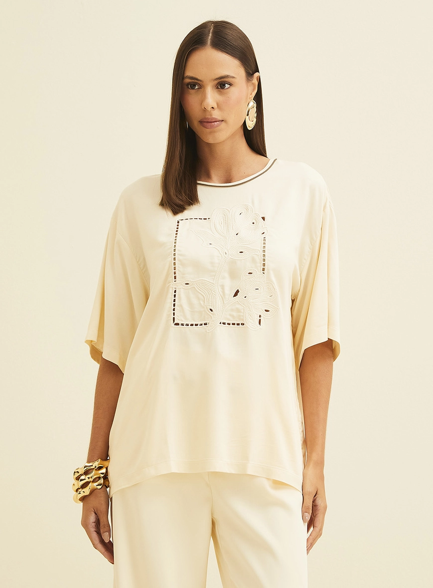 Camiseta Oversized Com Bordado Bege