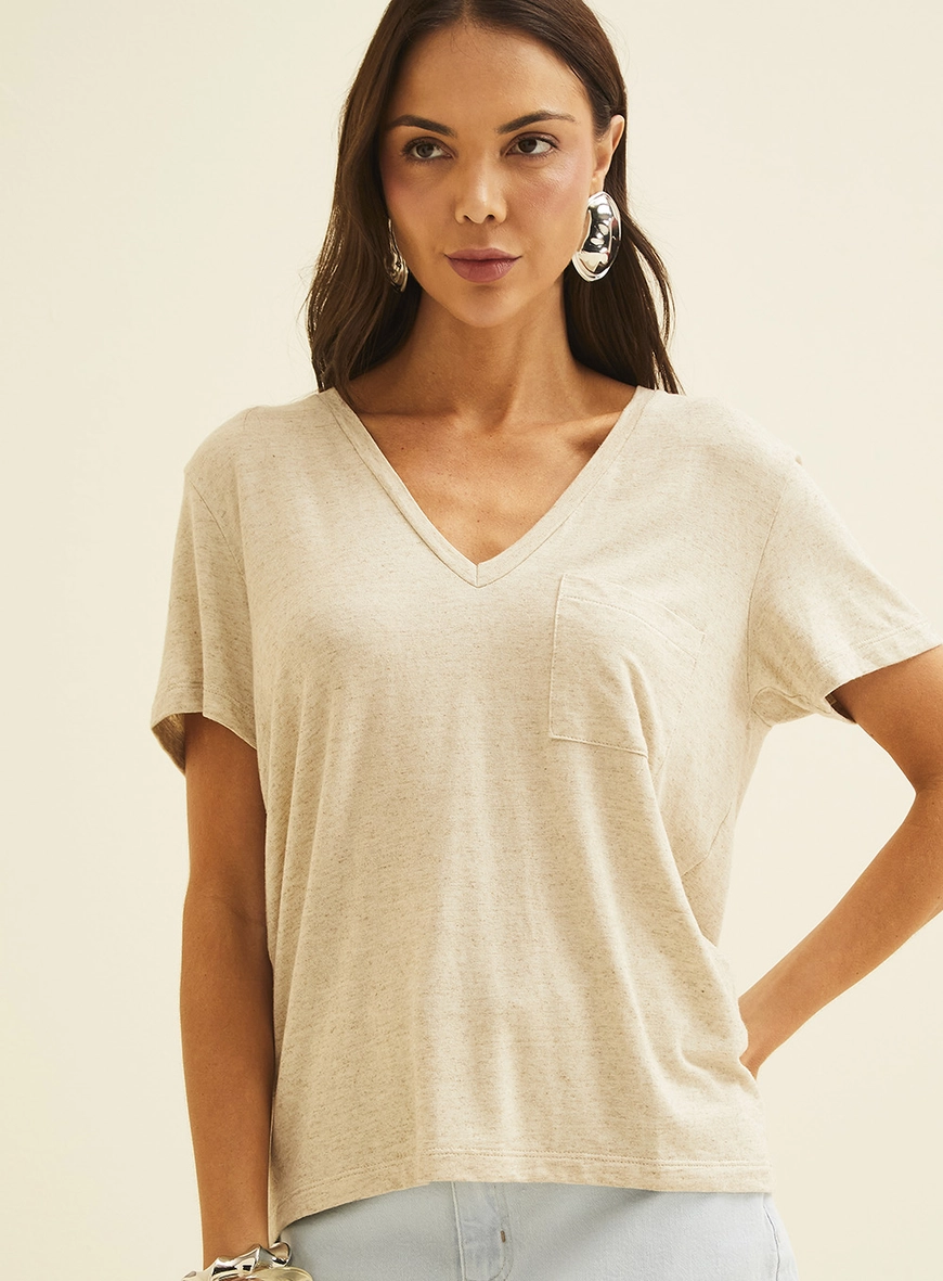 Camiseta Em Linho Com Bolso Frontal Bege