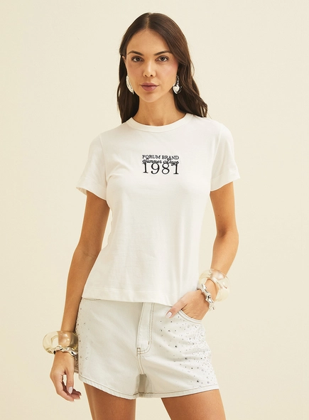 Camiseta Feminina Com Estampa Frontal