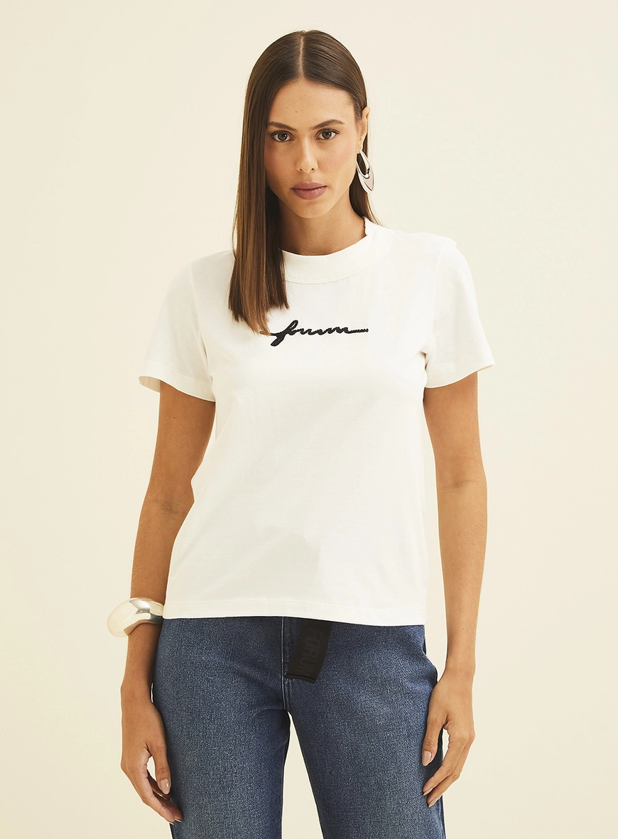Camiseta Perene Com Bordado Off Shell
