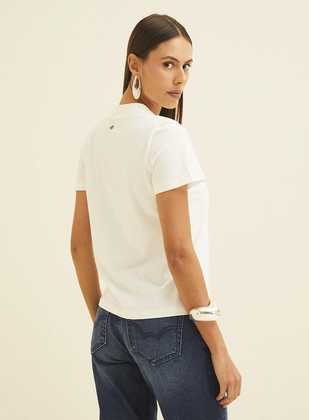 Camiseta Perene Com Bordado