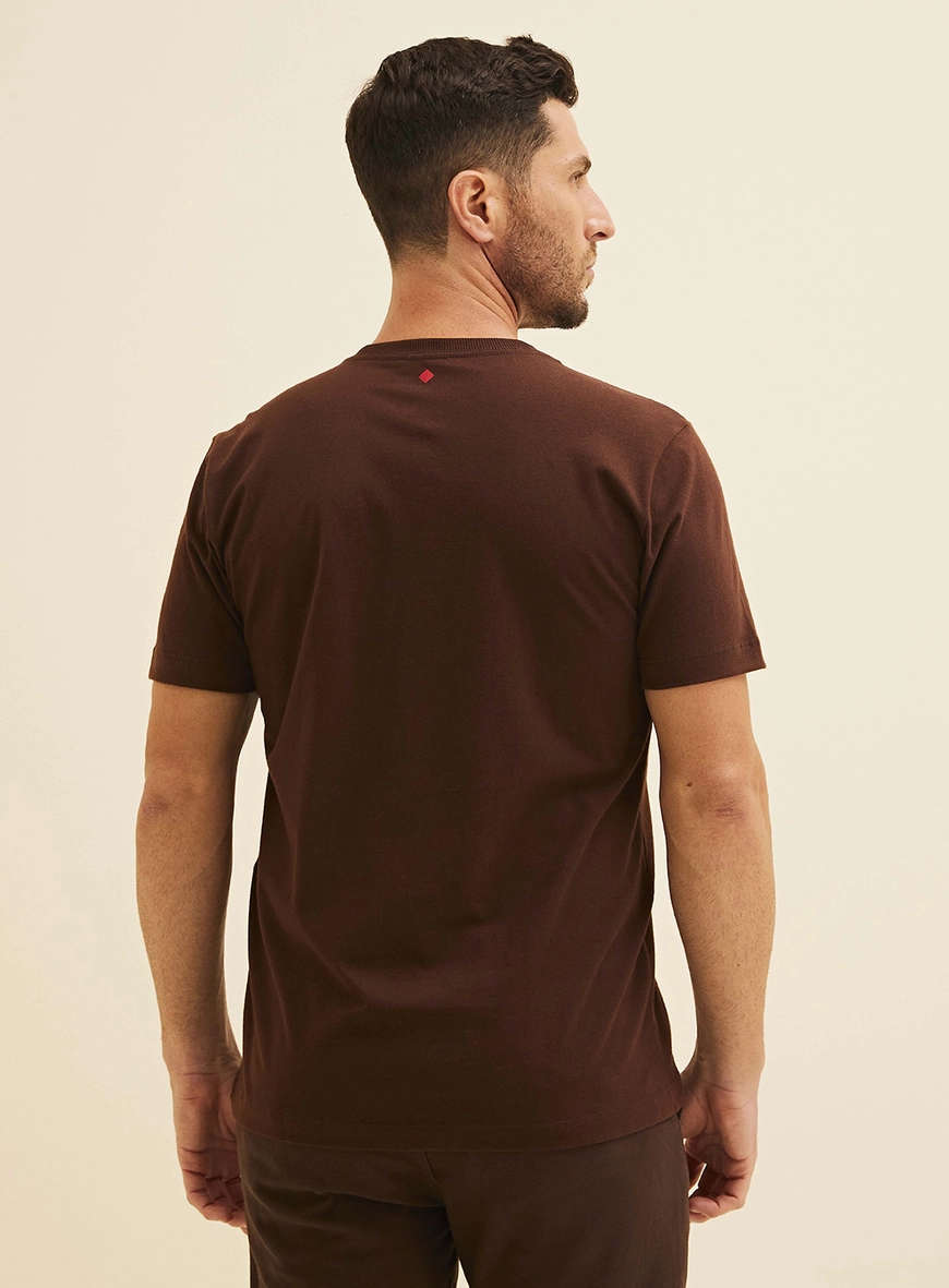 Camiseta New Slim Com Estampa Alto Relevo Marrom