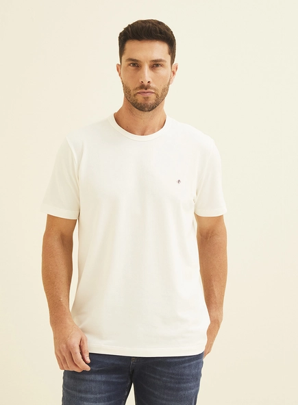 Camiseta Masculina Com Detalhe Em Logo