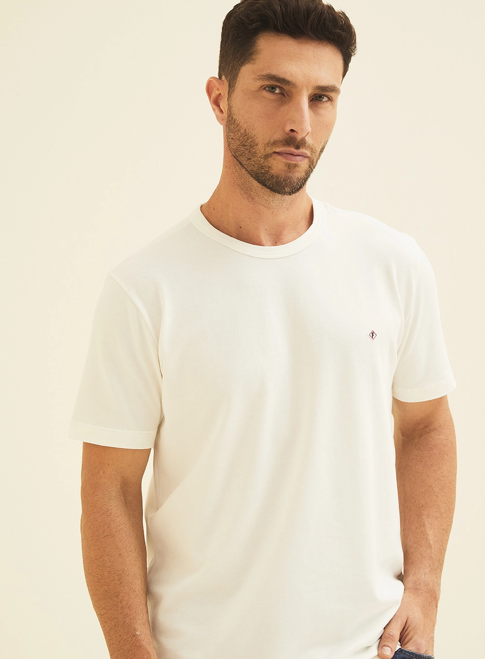 Camiseta Masculina Com Detalhe Em Logo Off Shell 7