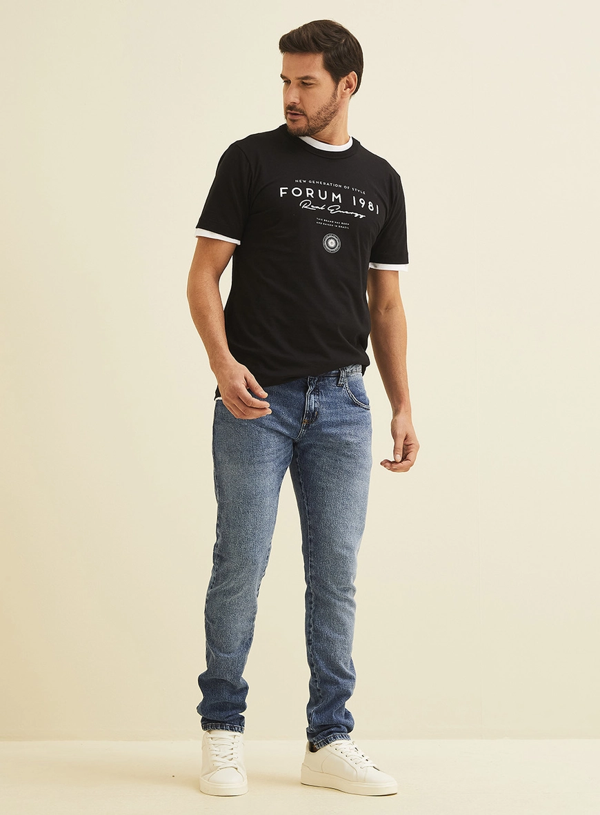 Camiseta Com Estampa Frontal Preto