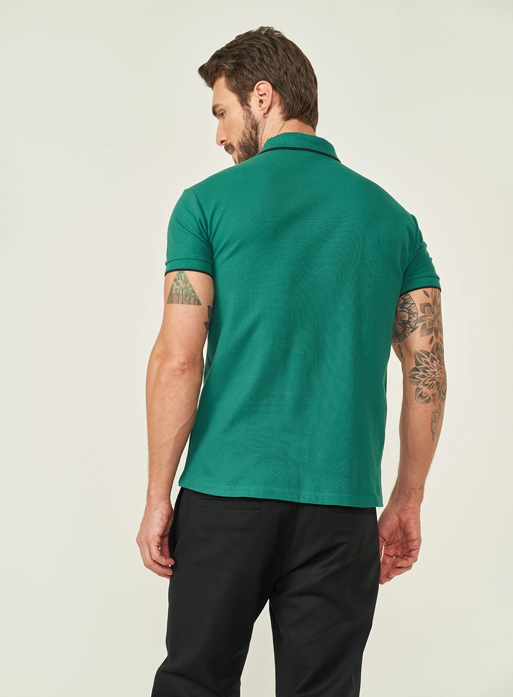 Polo Masculina Com Zíper E Placa De Metal Verde
