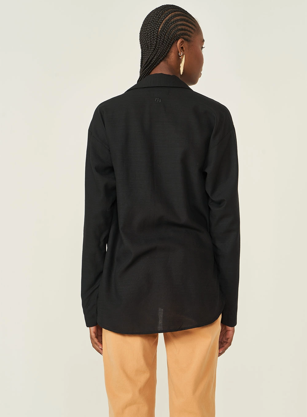 Camisa Feminina Comfort Manga Longa Preto