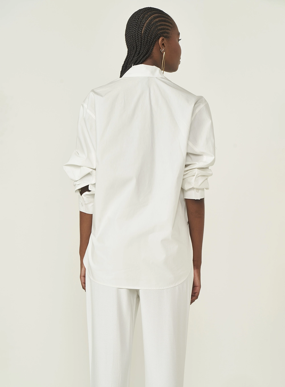 Camisa Loose Maxi Bolsos Frontais Off Shell