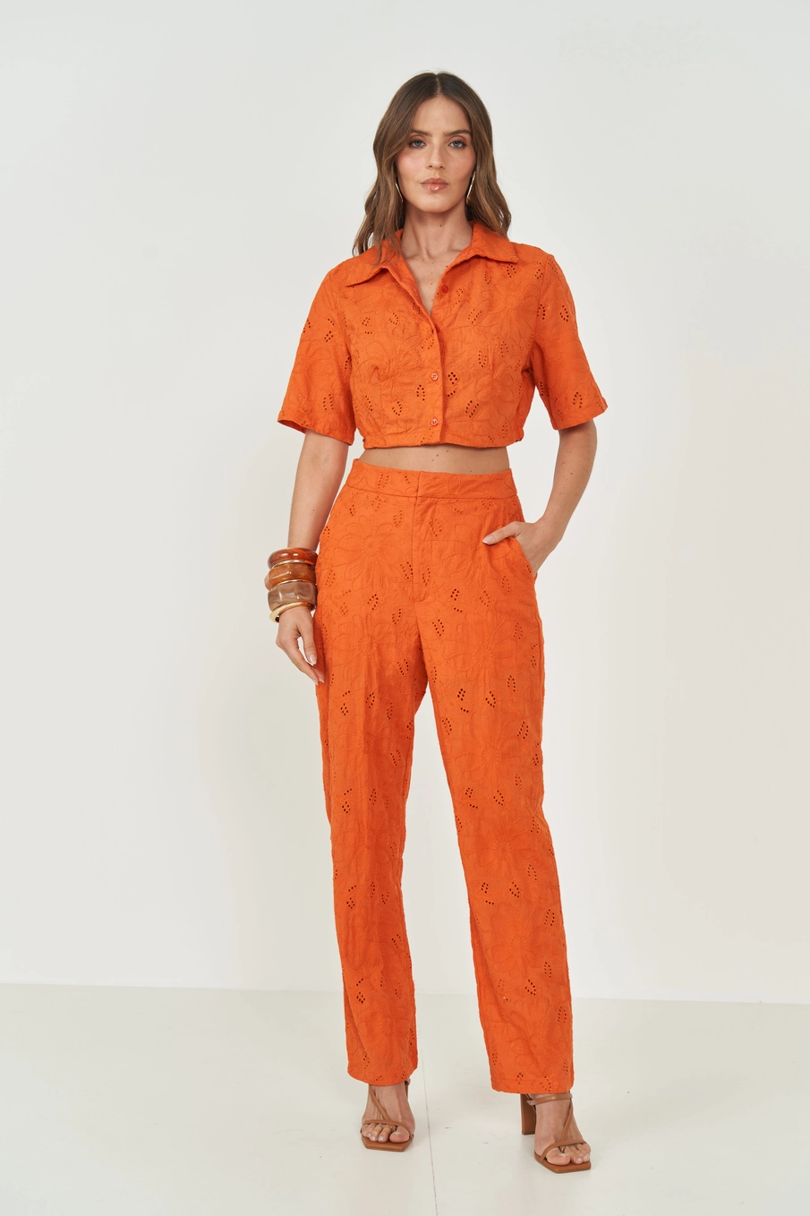 Camisa Feminina Com Gola Laranja