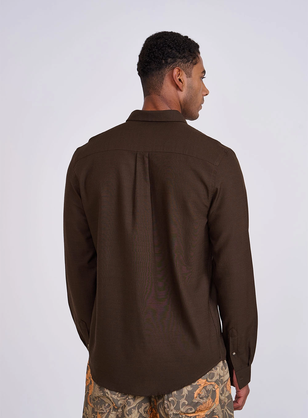 Camisa Masculina Relax Manga Longa Marrom Coconut