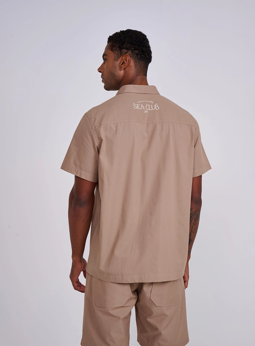 Camisa Box Cargo Manga Curta Bege