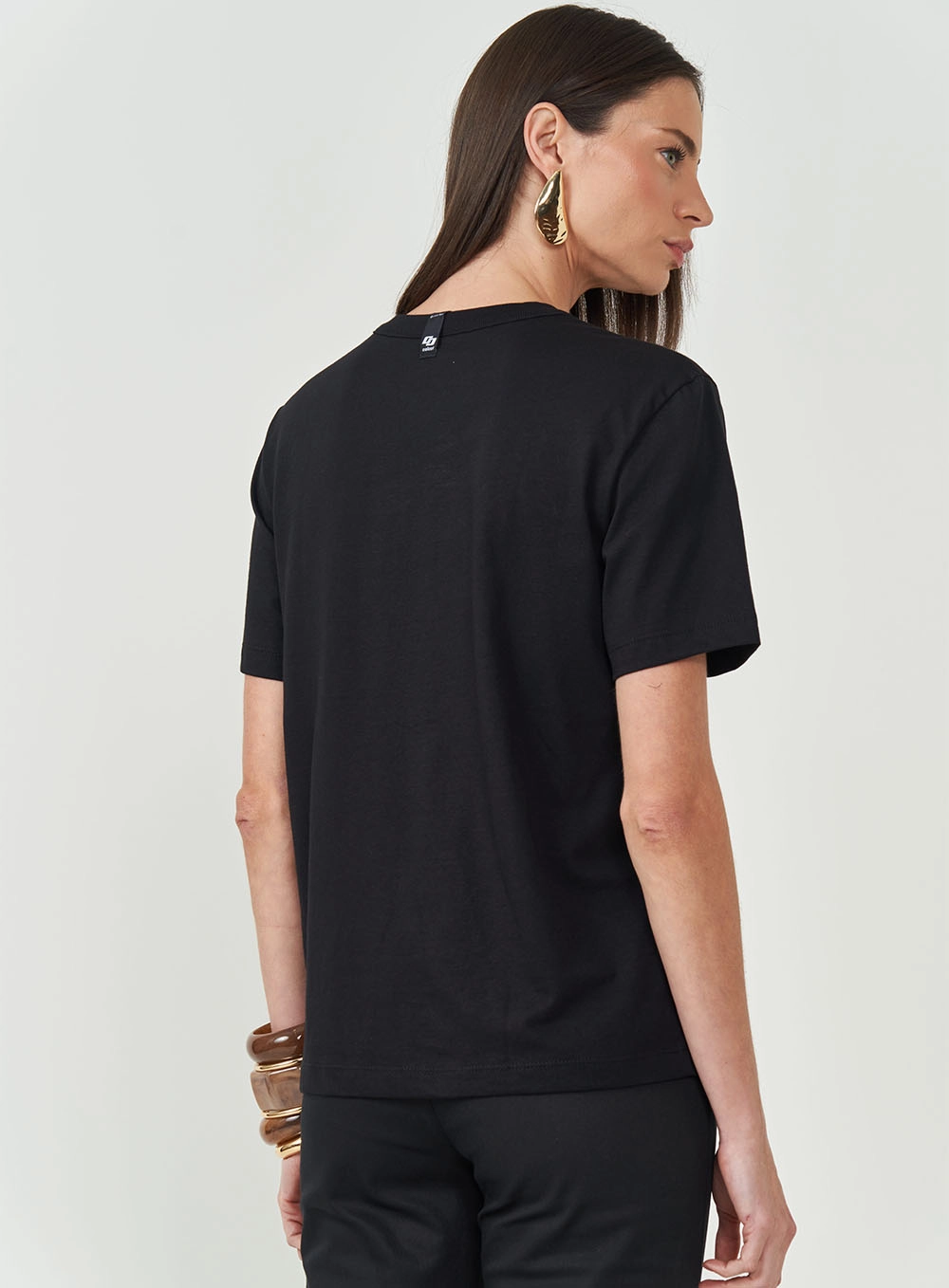Camiseta Feminina Boy Com Estampa Frontal Preto