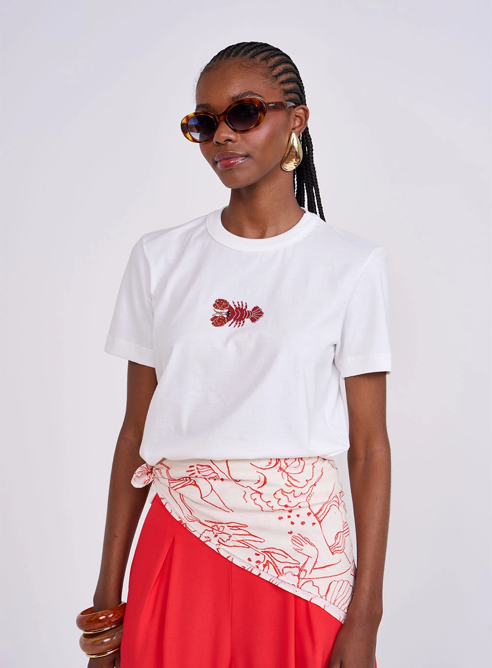 Camiseta Comfort Com Bordado Frontal Off Shell