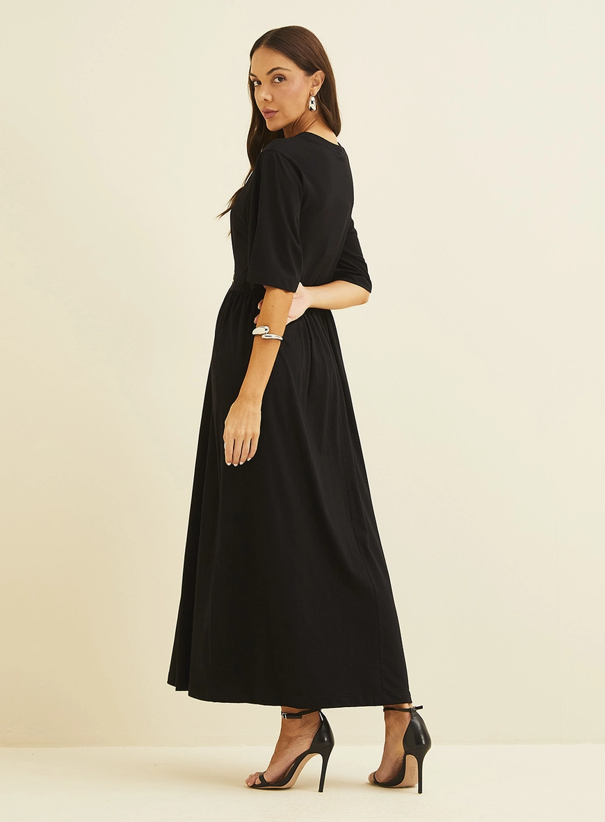 Vestido Longo Solto Com Franzido Preto