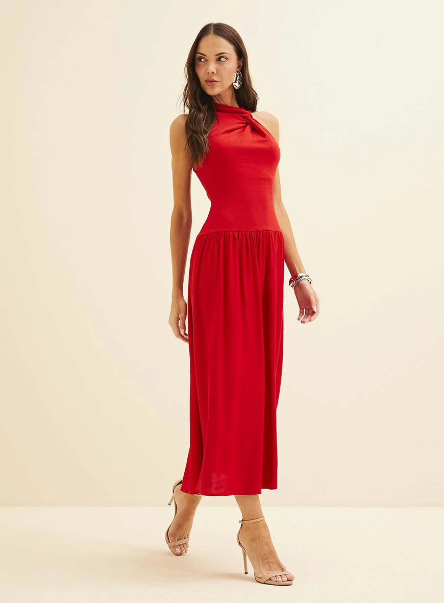 Vestido Midi Evasê Com Torção E Detalhe Em Linho Vermelho