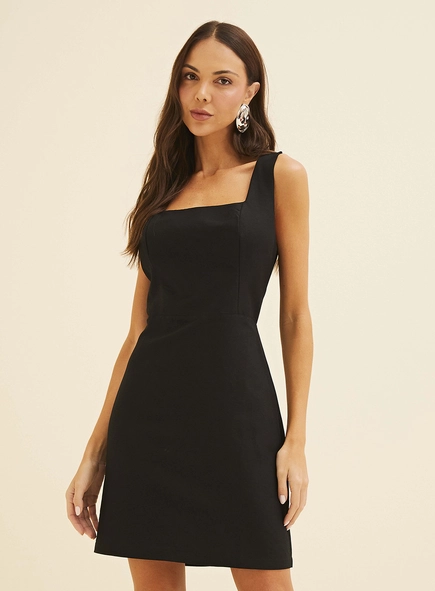 Vestido Amplo Curto Em Linho