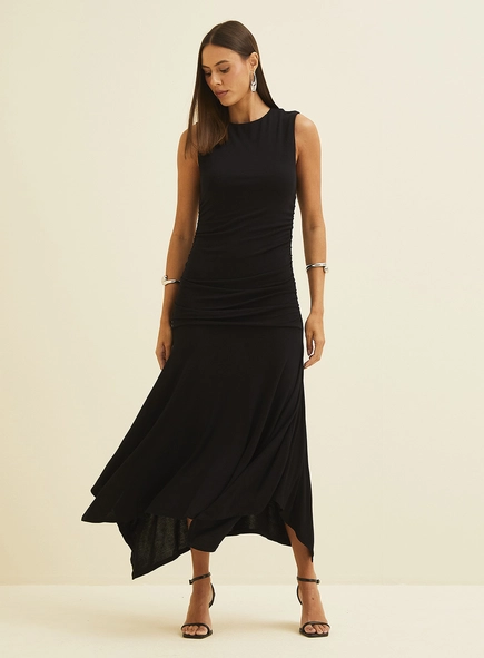 Vestido Midi Franzido Assimétrico