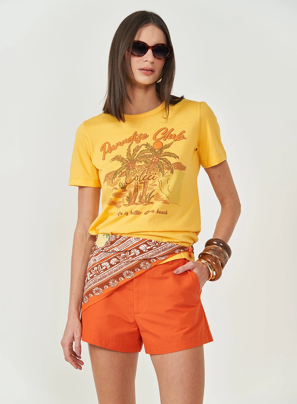 Camiseta Feminina Com Estampa Paradise Club Amarelo