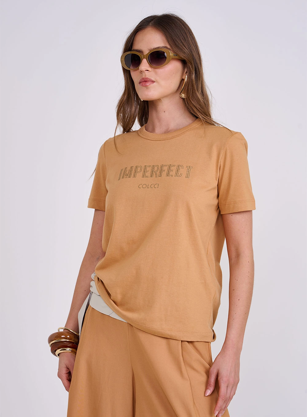 Camiseta Comfort Com Aplicação Frontal Bege