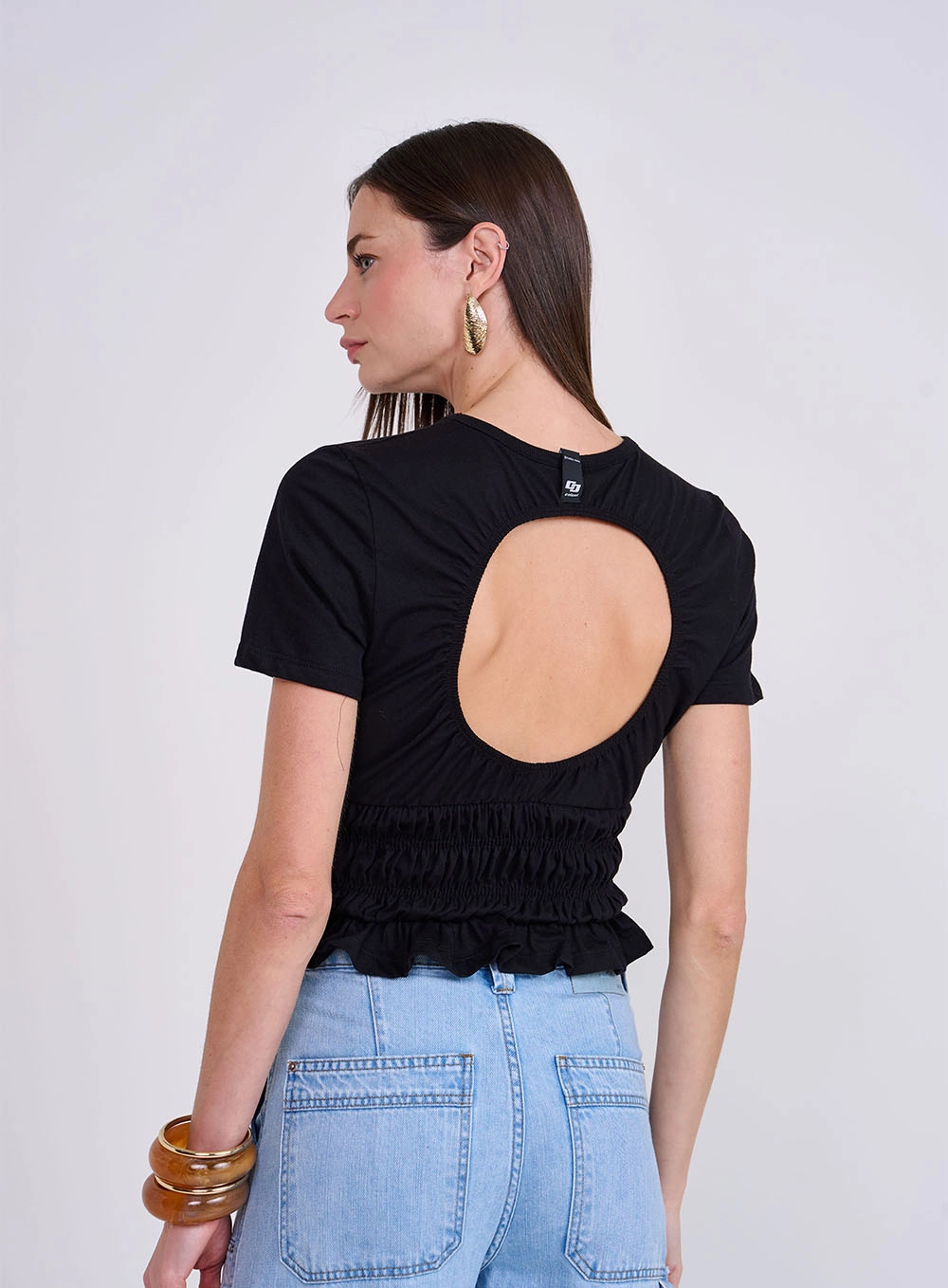 Camiseta Feminina Com Abertura Costas Preto