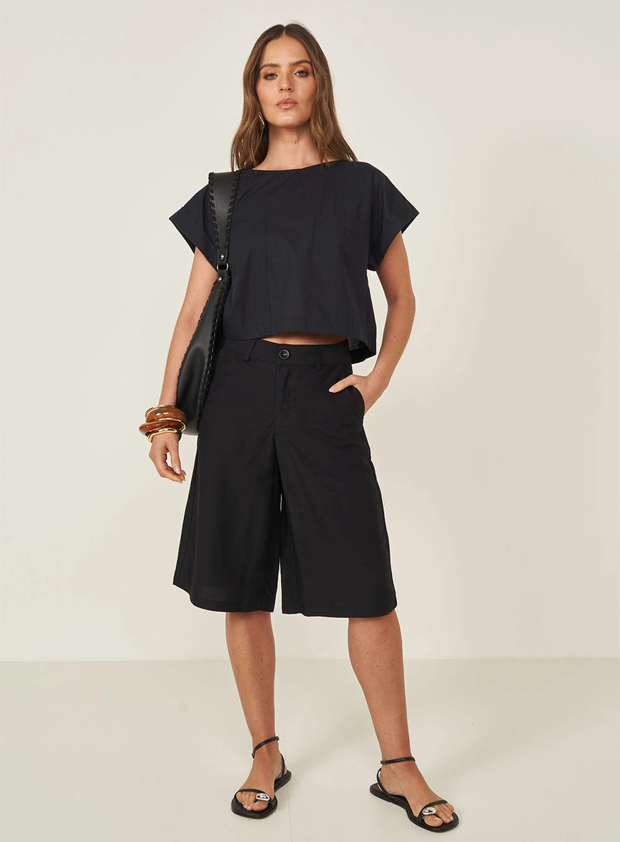 Camiseta Loose Com Bolsos