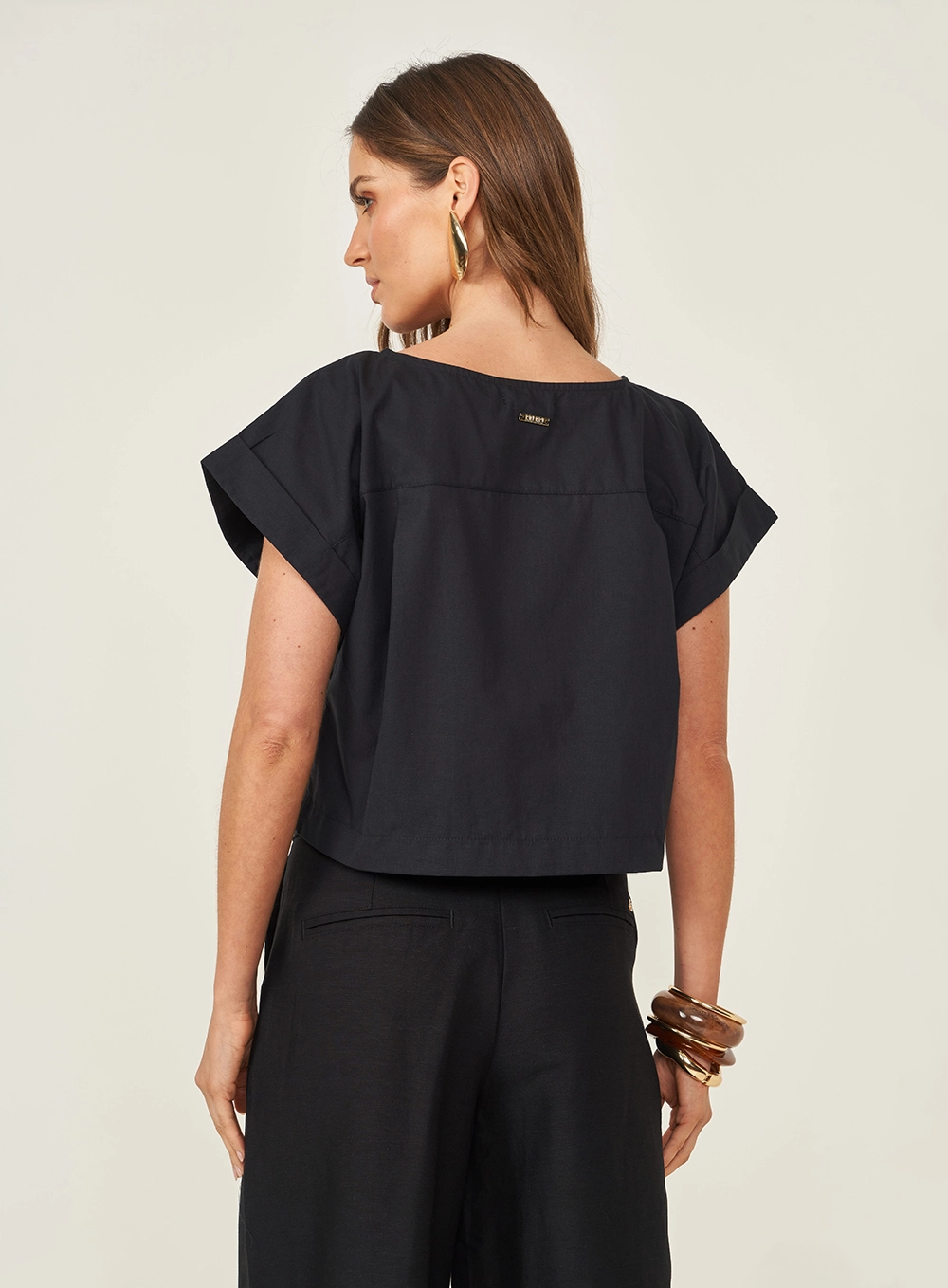 Camiseta Loose Com Bolsos Preto