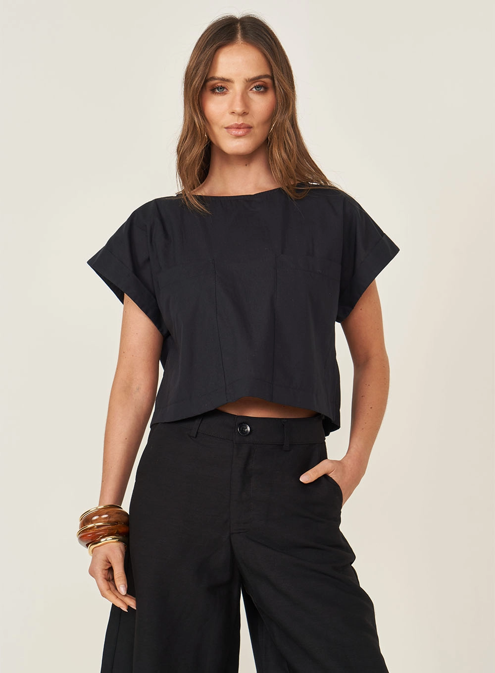 Camiseta Loose Com Bolsos Preto