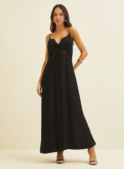 Vestido Midi Com Detalhe Em Renda