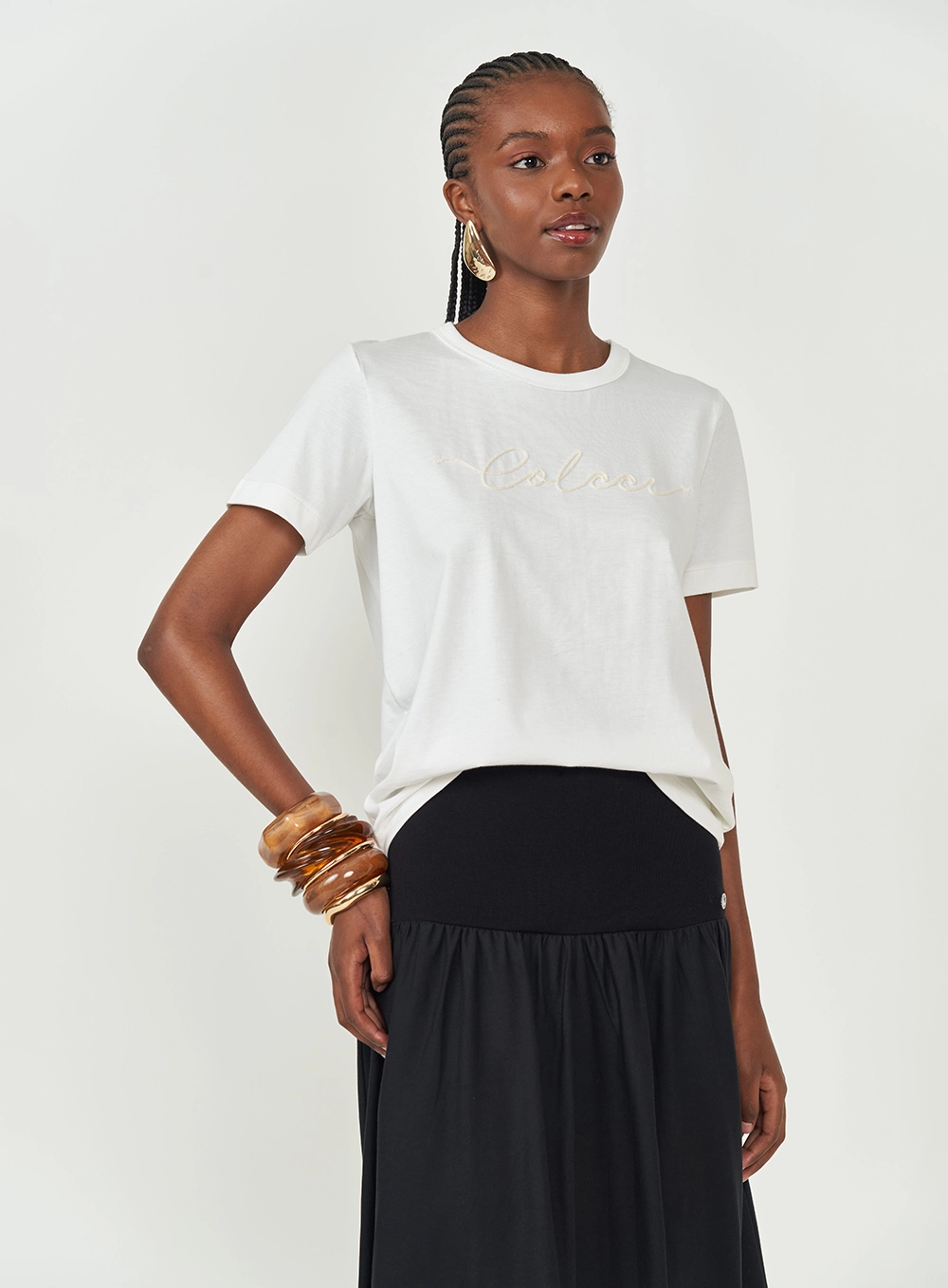 Camiseta Feminina Comfort Off Shell