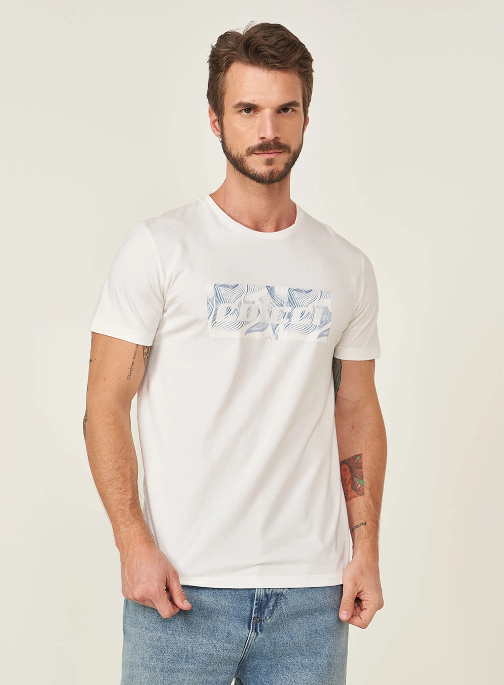 Camiseta Comfort Com Estampa Em Logo Frontal Off Shell