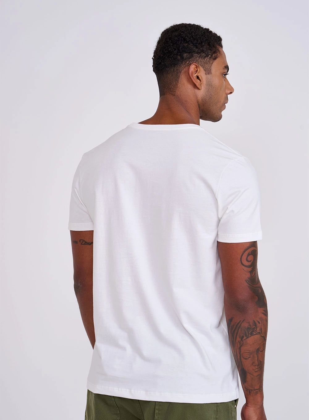 Camiseta Slim Manga Curta Off Shell