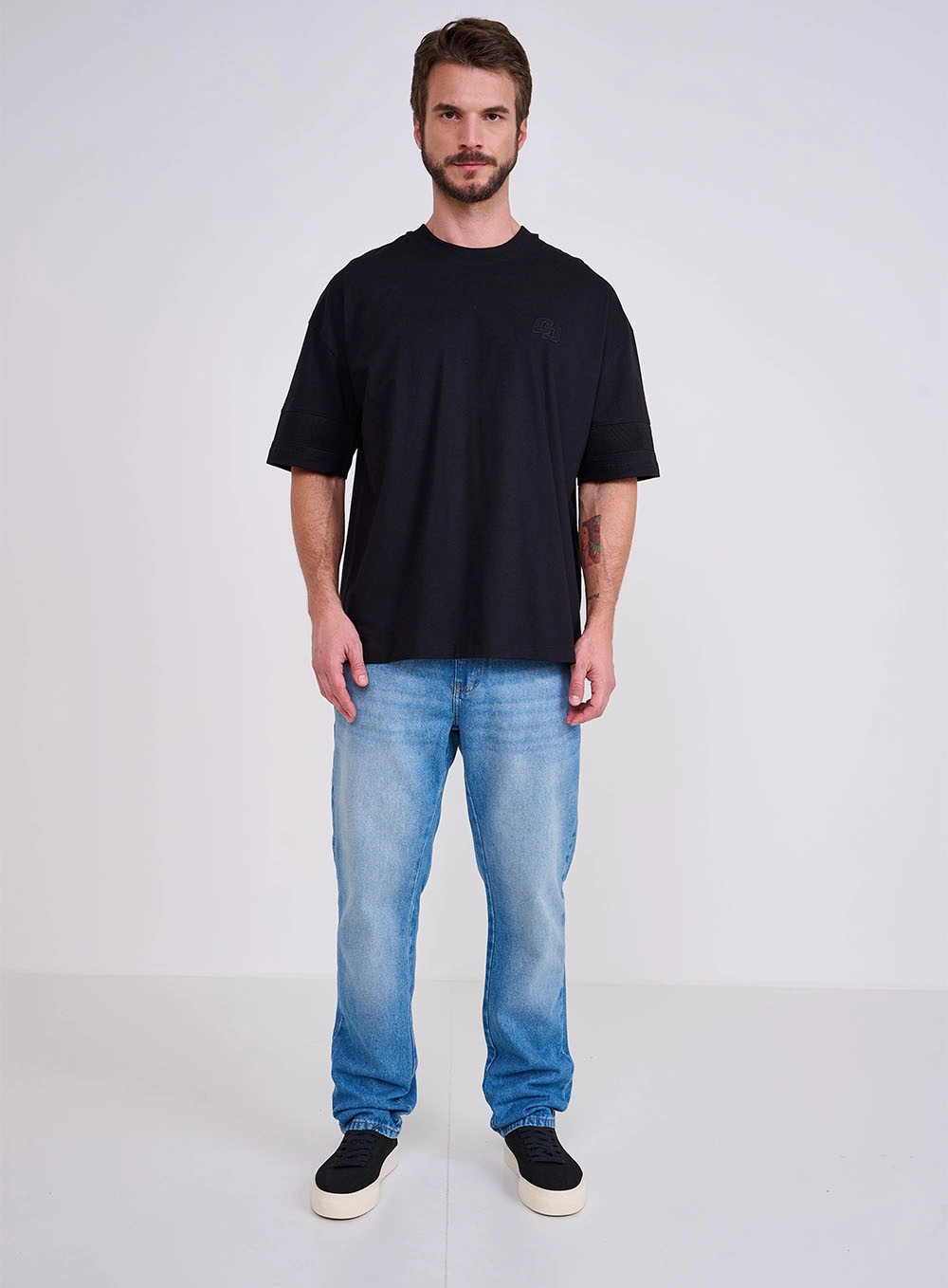 Camiseta Box New Com Logo Em Bordado Preto