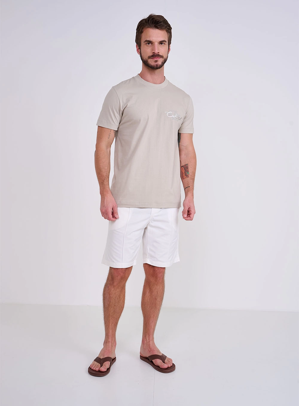 Camiseta Slim Com Aplicação Bege Esquilo