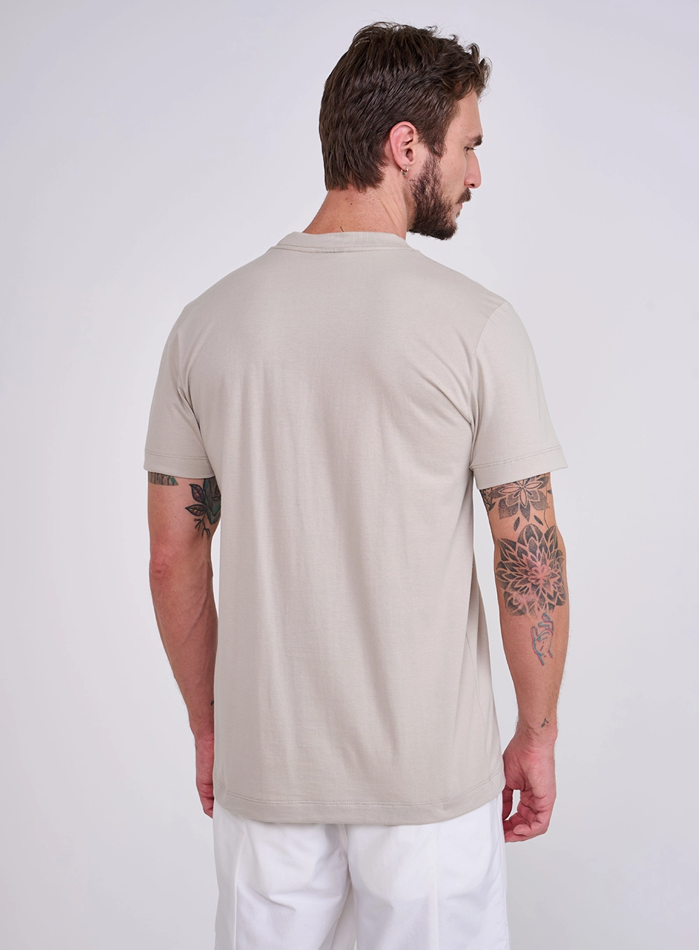 Camiseta Slim Com Aplicação Bege Esquilo