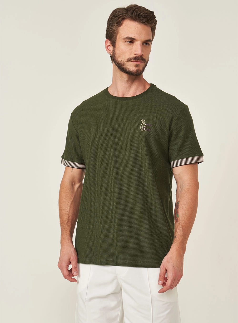 Camiseta Masculina Com Bordado Verde