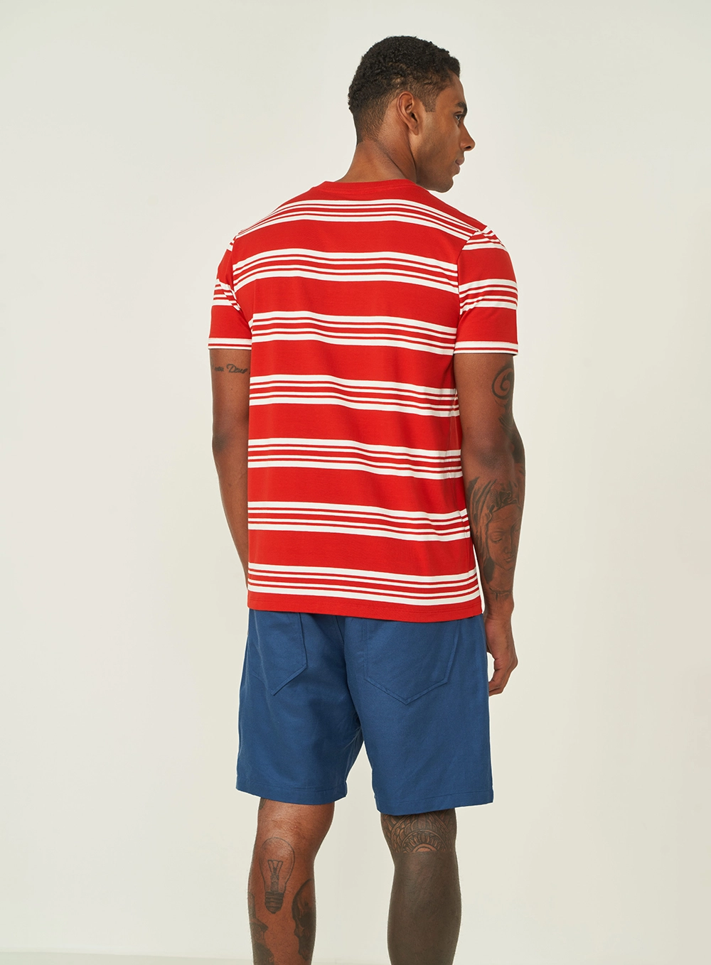 Camiseta Listrada Slim Estampados