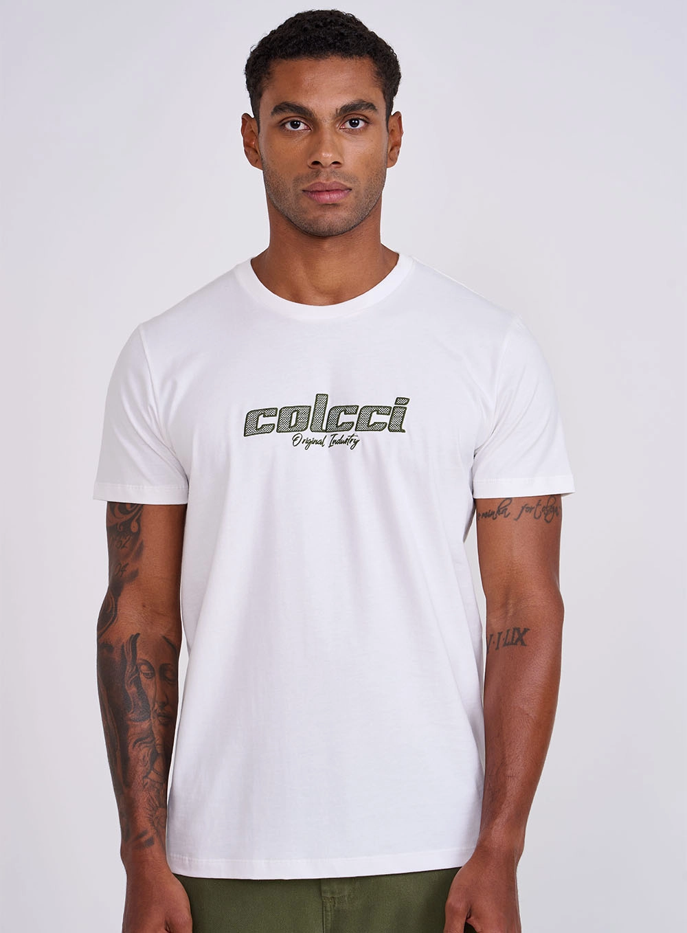 Camiseta Slim Com Logo Bordada Off Shell