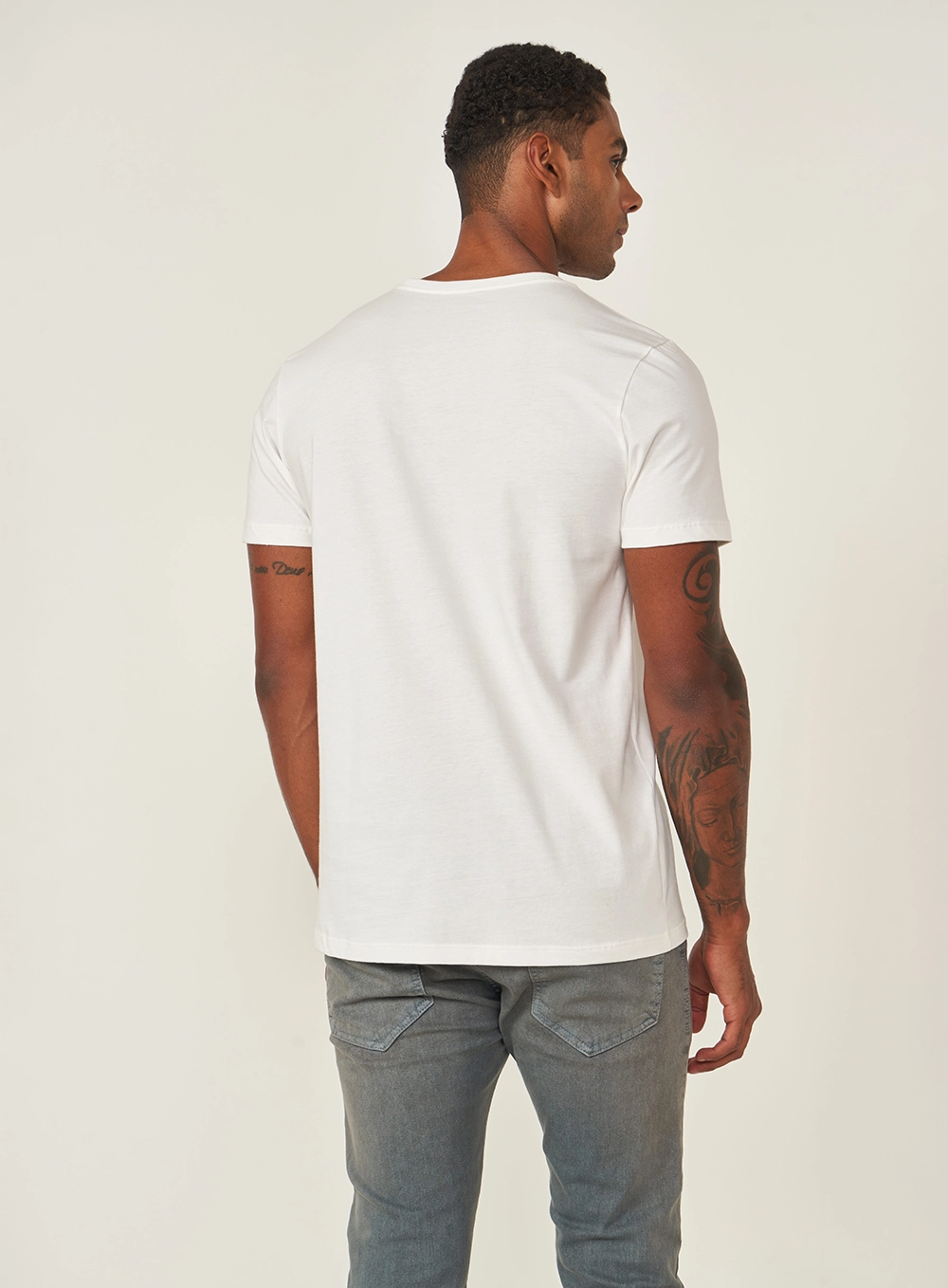 Camiseta Slim Com Logo Off Shell