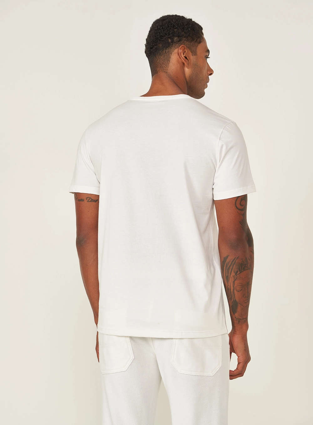 Camiseta Slim Com Estampa Off Shell