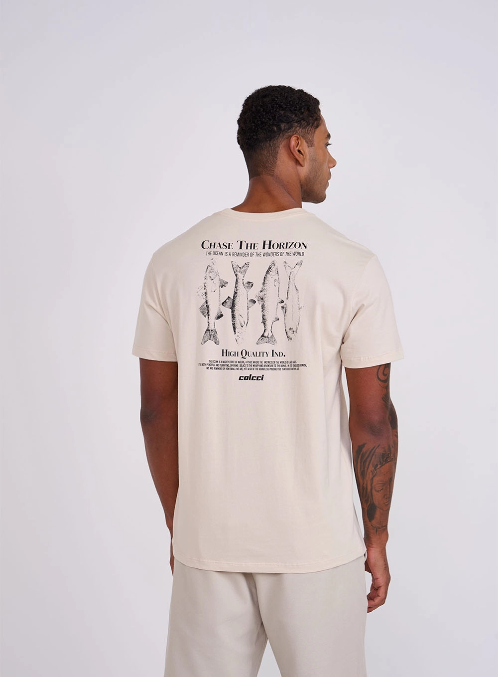 Camiseta Masculina Com Estampa Costas Bege